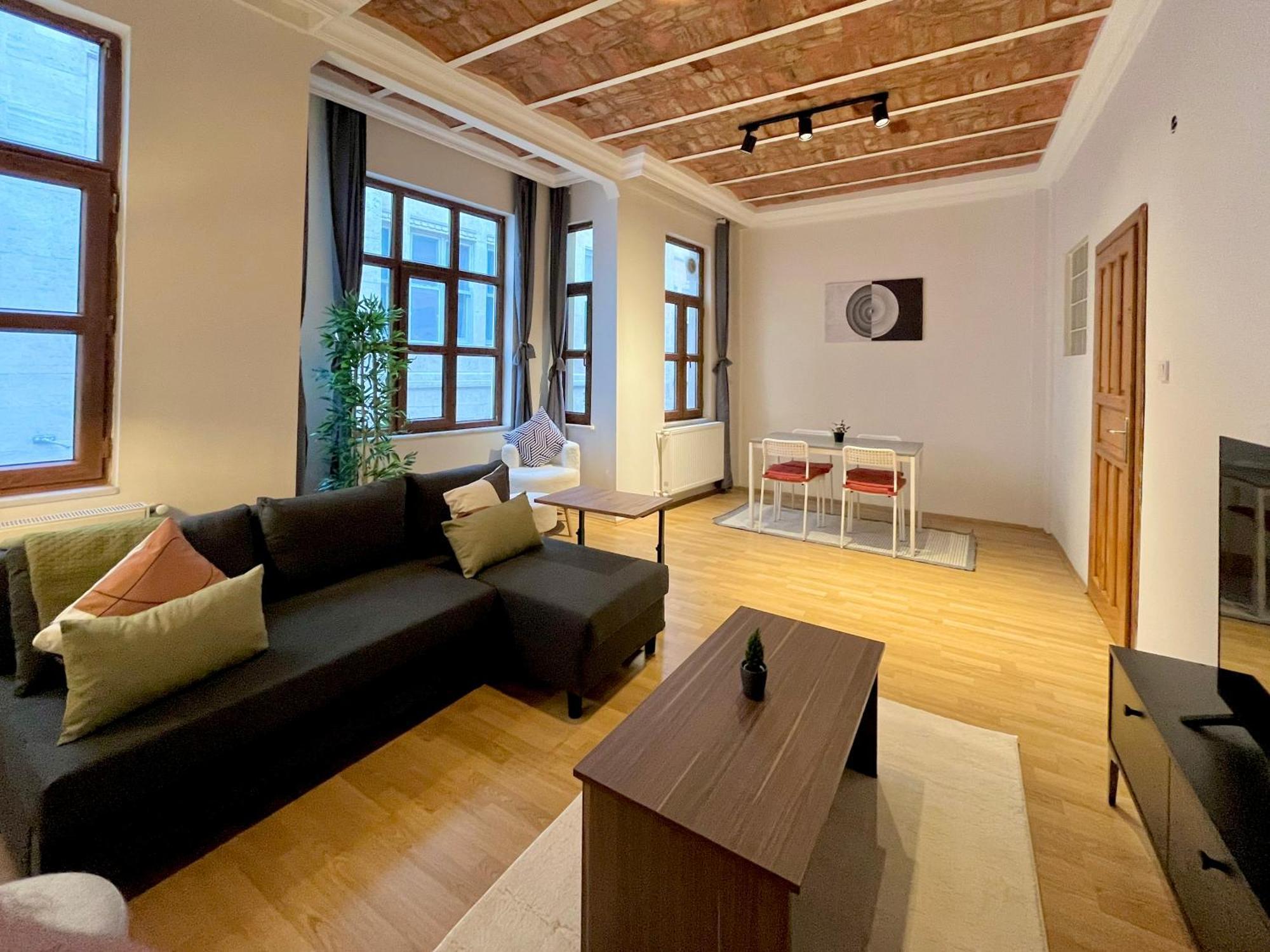 W/ New Furnitures Next To Istiklal Street And Taksim Square Hotel de apartamente *