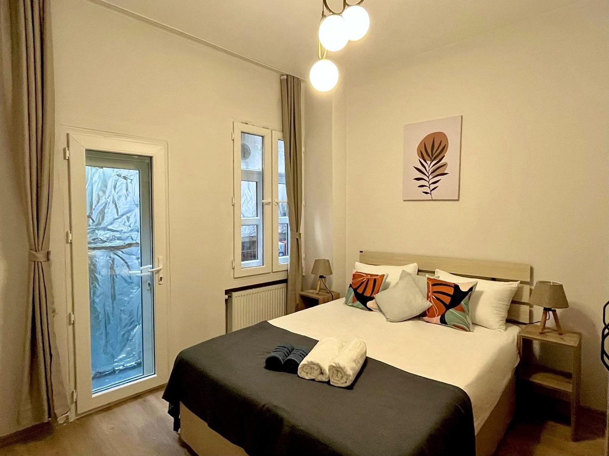W/ New Furnitures Next To Istiklal Street And Taksim Square Hotel de apartamente